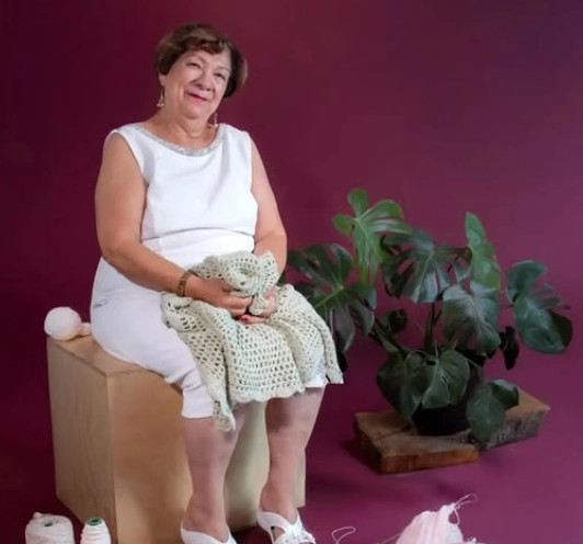 Personas pintando en taller EsArt